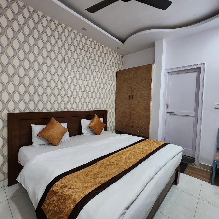 Hotel Royal Afghan New Delhi Exterior photo