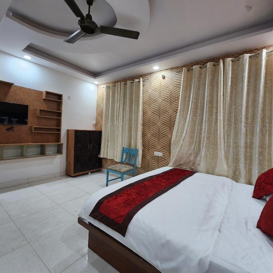 Hotel Royal Afghan New Delhi Exterior photo
